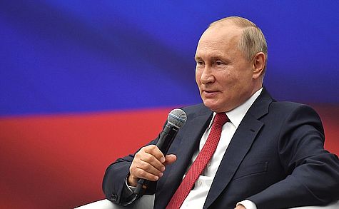 Путин на встрече представителями партии «Единая Россия». Фото РИА «Новости»